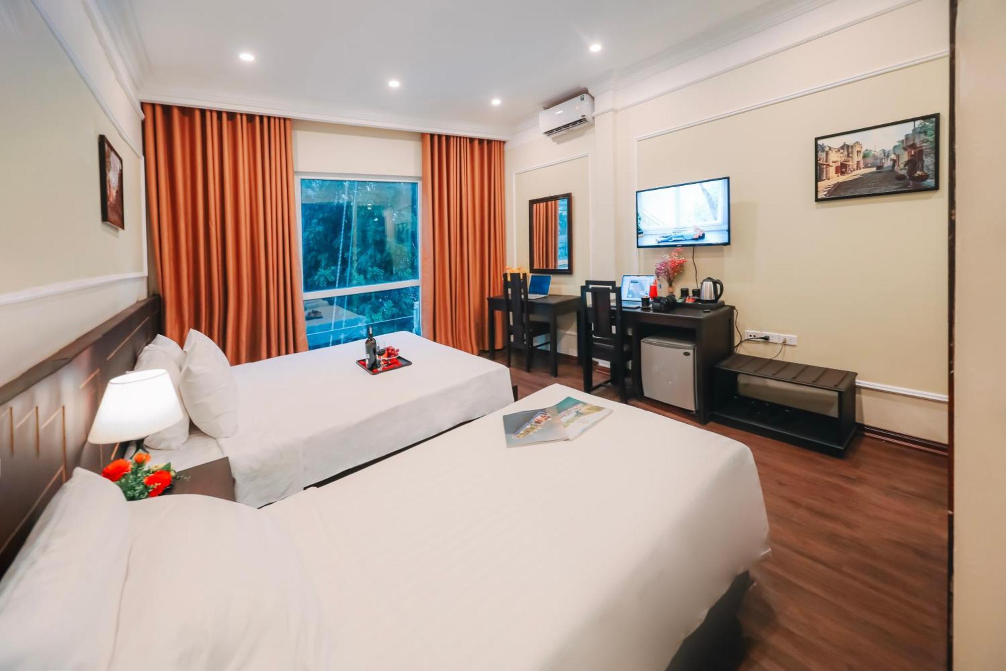 Ha Noi Lake View Hotel & Travel Hanoi Exterior photo