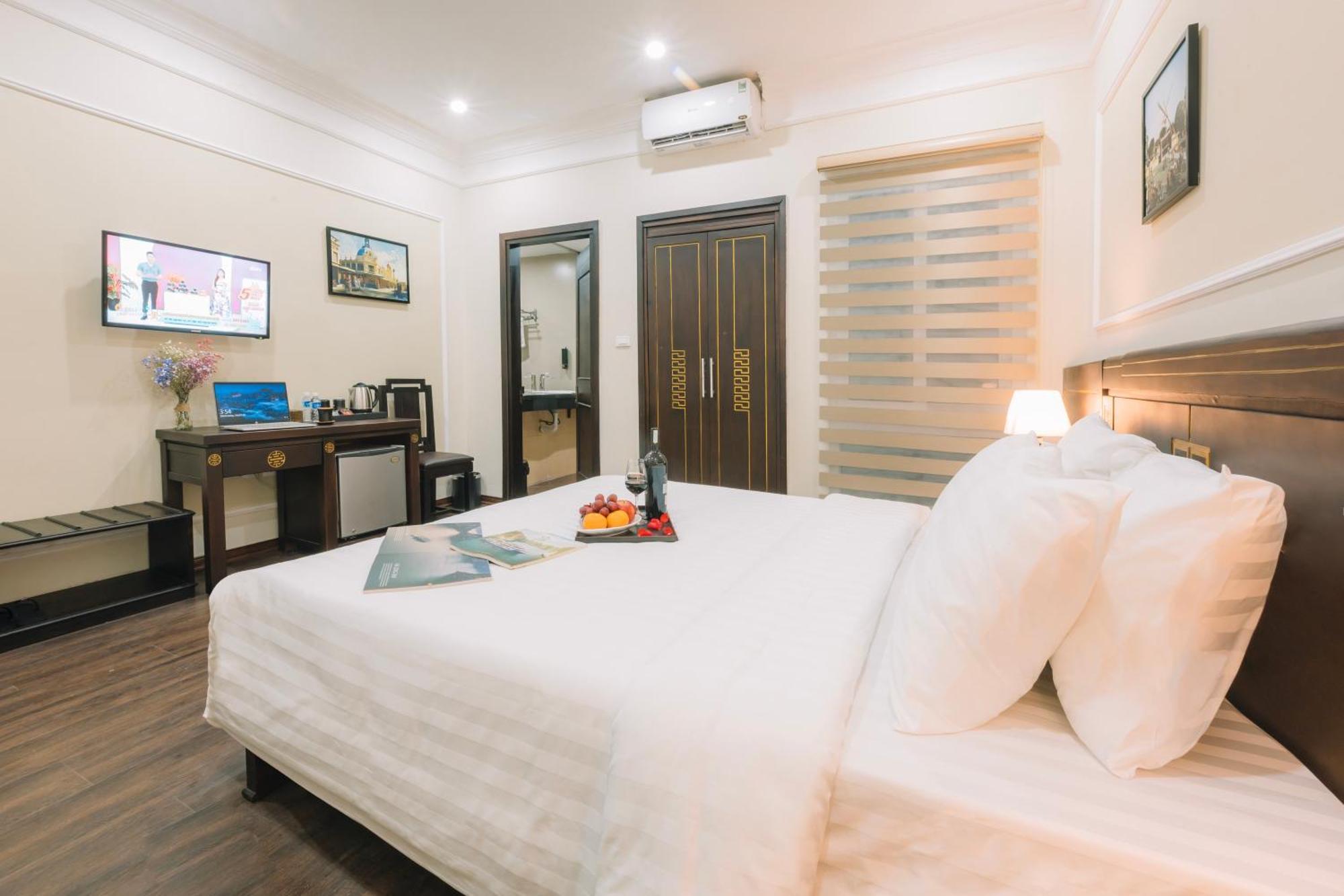 Ha Noi Lake View Hotel & Travel Hanoi Exterior photo