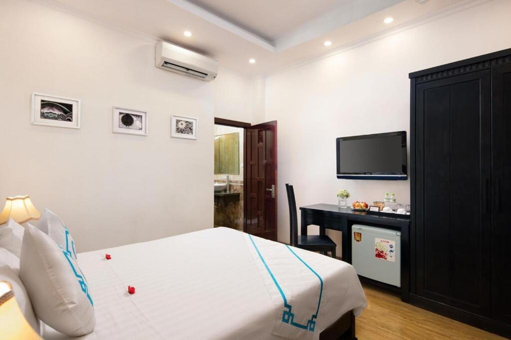 Ha Noi Lake View Hotel & Travel Hanoi Exterior photo