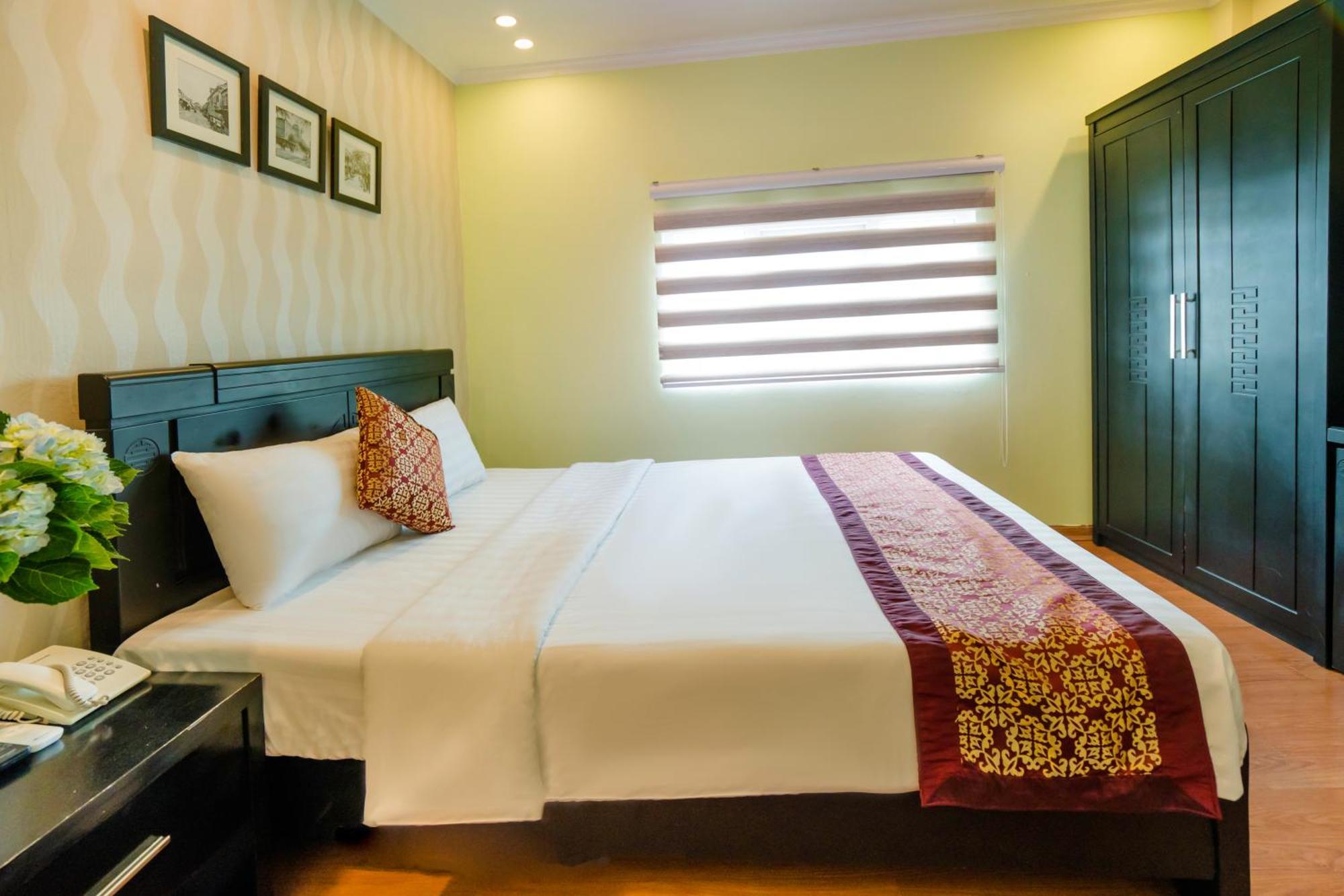 Ha Noi Lake View Hotel & Travel Hanoi Exterior photo