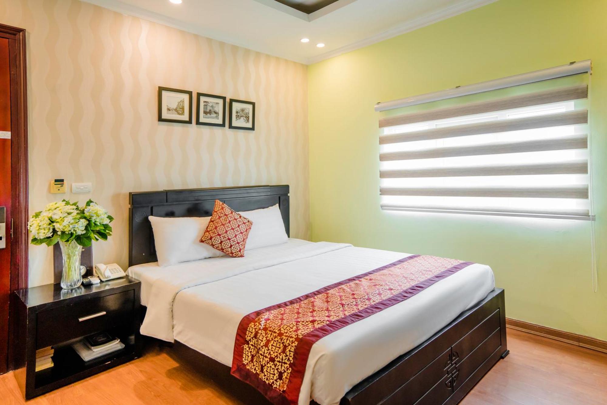 Ha Noi Lake View Hotel & Travel Hanoi Exterior photo